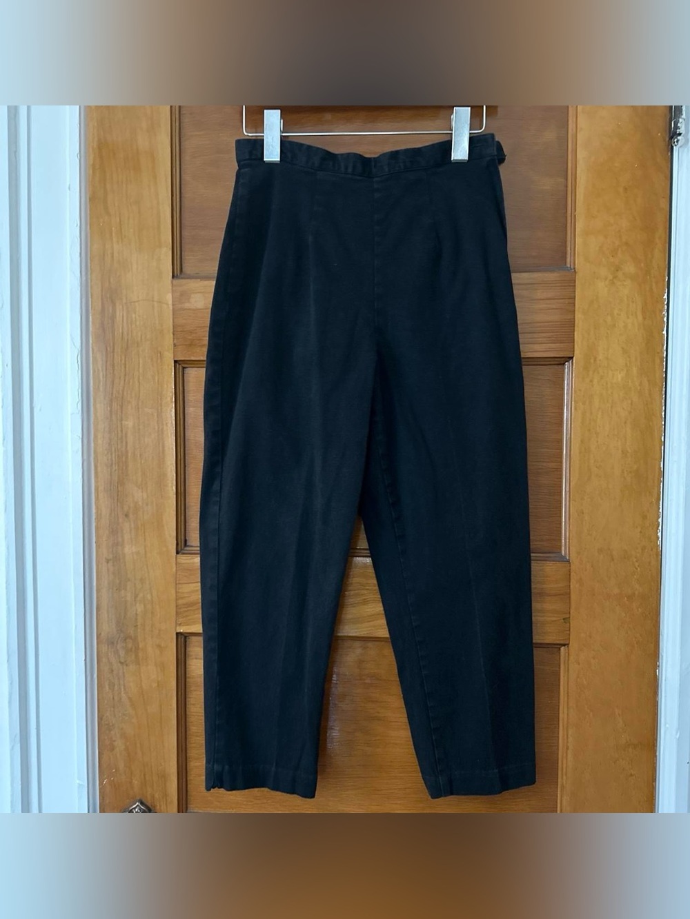 Vintage Black high-waisted capris